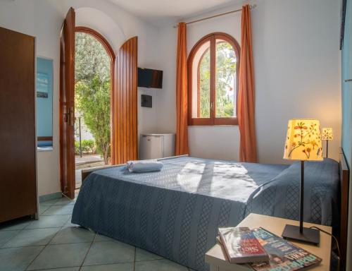 Testa Di Monaco Natural Beach,Capo D'orlando>>Brolo,2 star