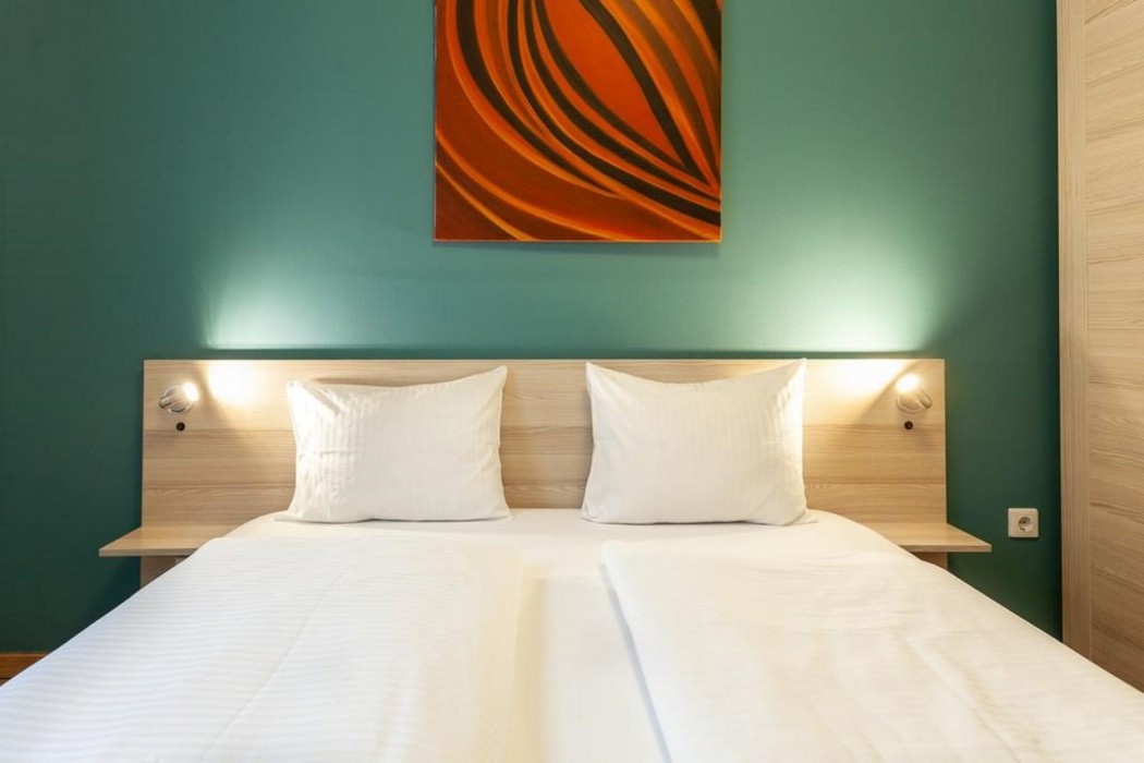 maple tree apartments