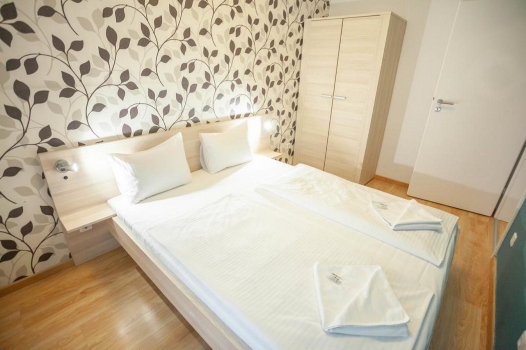 maple tree apartments