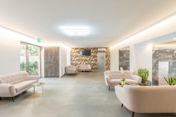 maple tree apartments