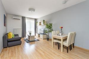 maple tree apartments