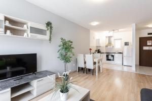 maple tree apartments