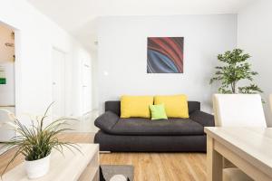 maple tree apartments