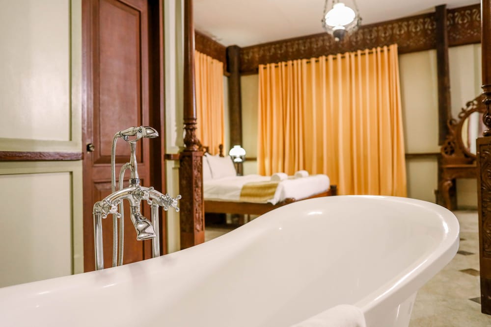 las casas filipinas de acuzar