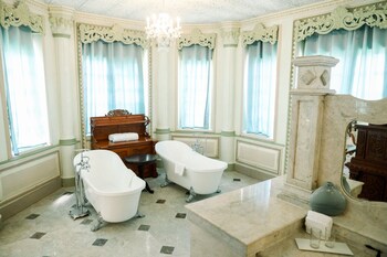 las casas filipinas de acuzar