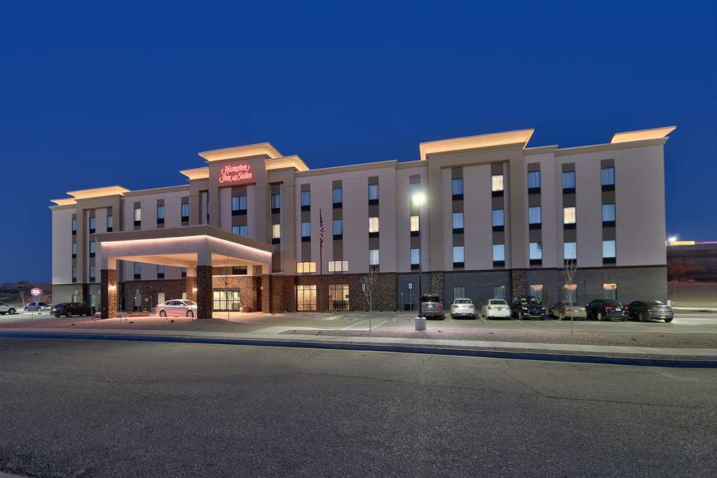 hampton inn and suites albuquerque airport