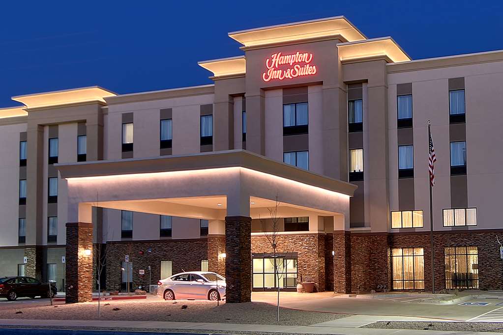 hampton inn and suites albuquerque airport