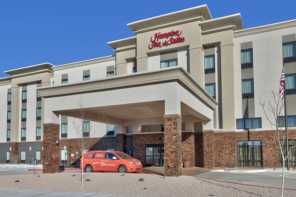hampton inn and suites albuquerque airport
