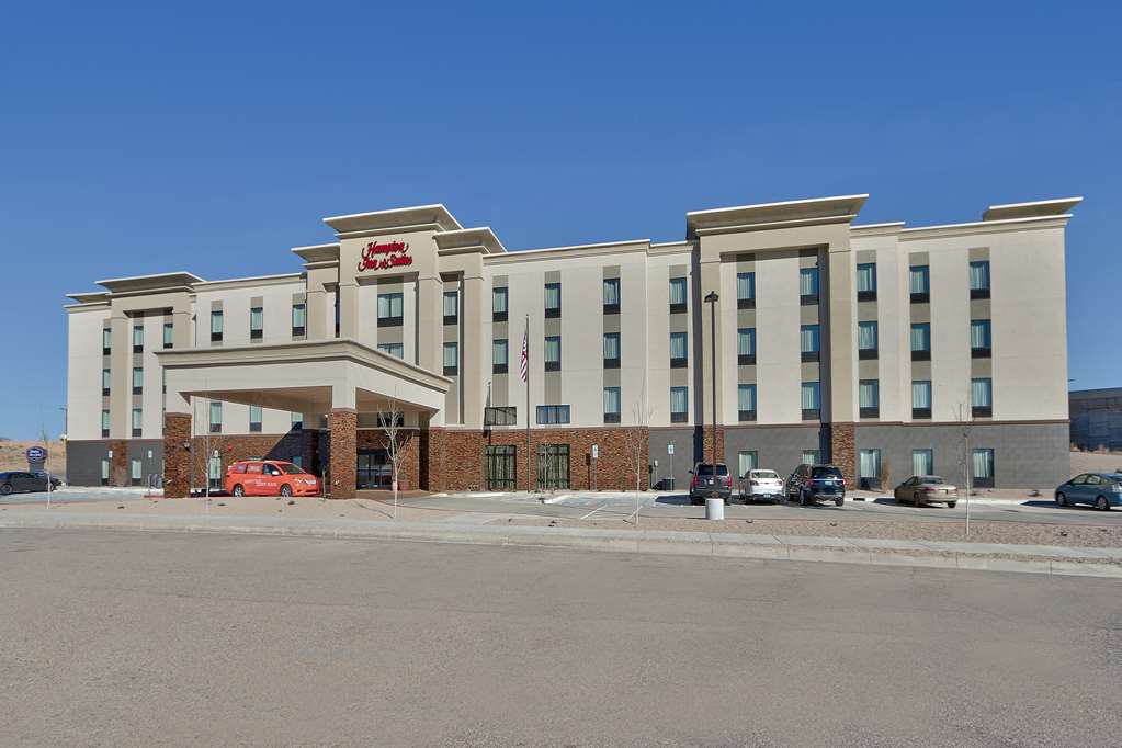 hampton inn and suites albuquerque airport