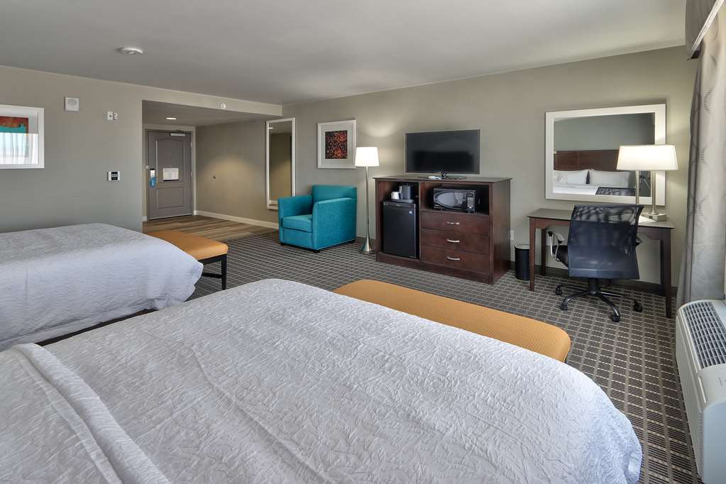 hampton inn and suites albuquerque airport