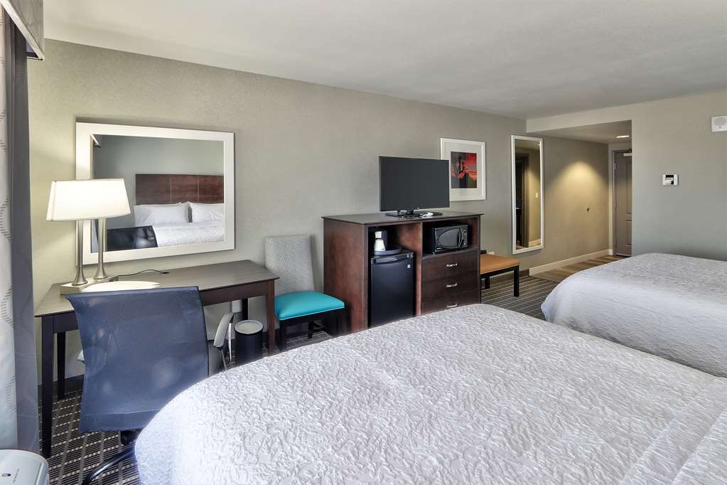 hampton inn and suites albuquerque airport