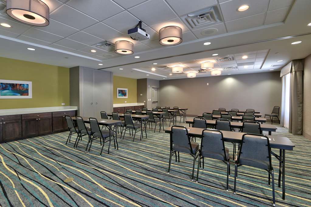 hampton inn and suites albuquerque airport