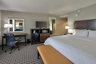 hampton inn and suites albuquerque airport nm
