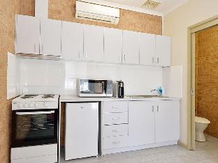 cranbourne motor inn