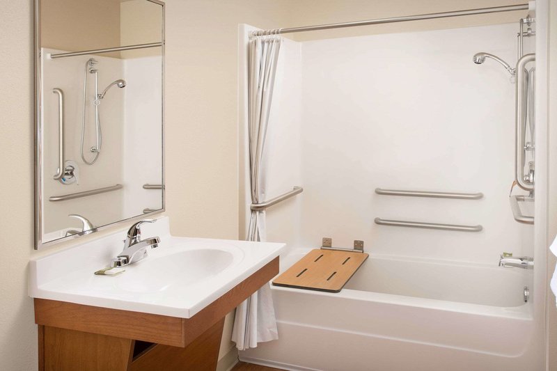 woodspring suites columbus ne i 270 airport