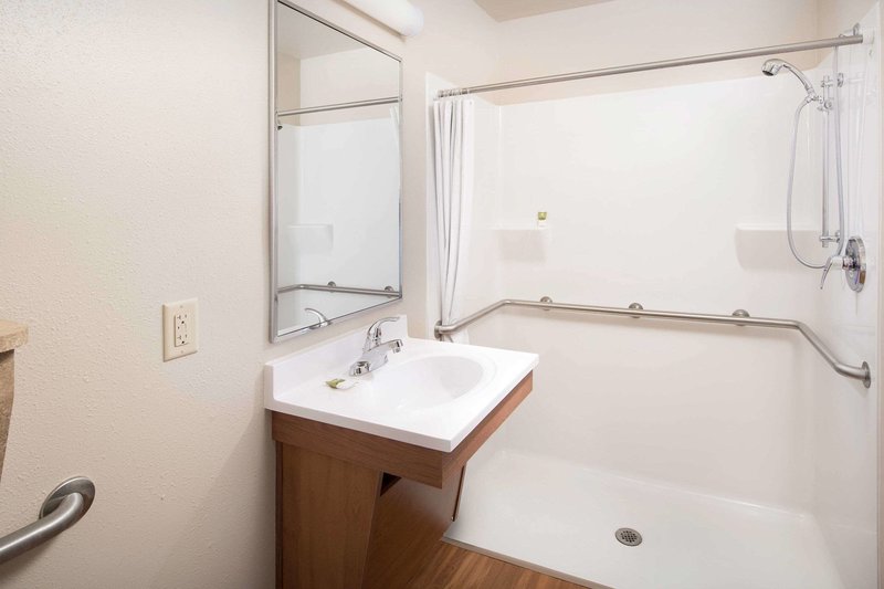 woodspring suites columbus ne i 270 airport