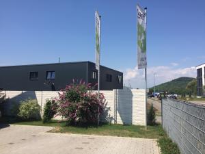 Bed And Breakfast Outlet Hotel,Kappish?User Str. 67, Dettingen An Der Erms, 72581, Germany,3 star