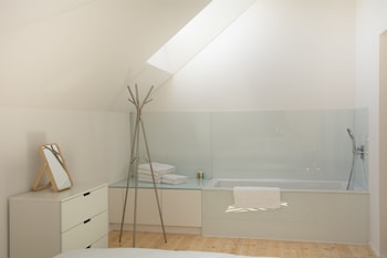 top city center lion monument