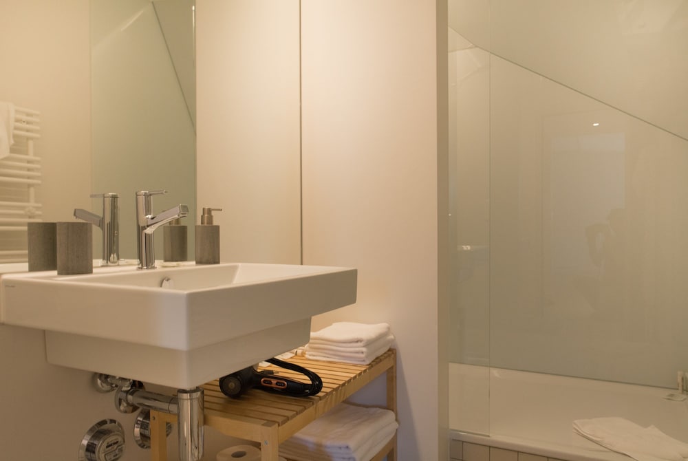 top city center lion monument