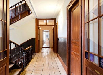 top city center lion monument