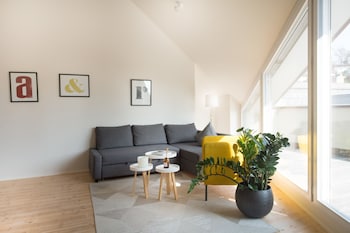 top city center lion monument