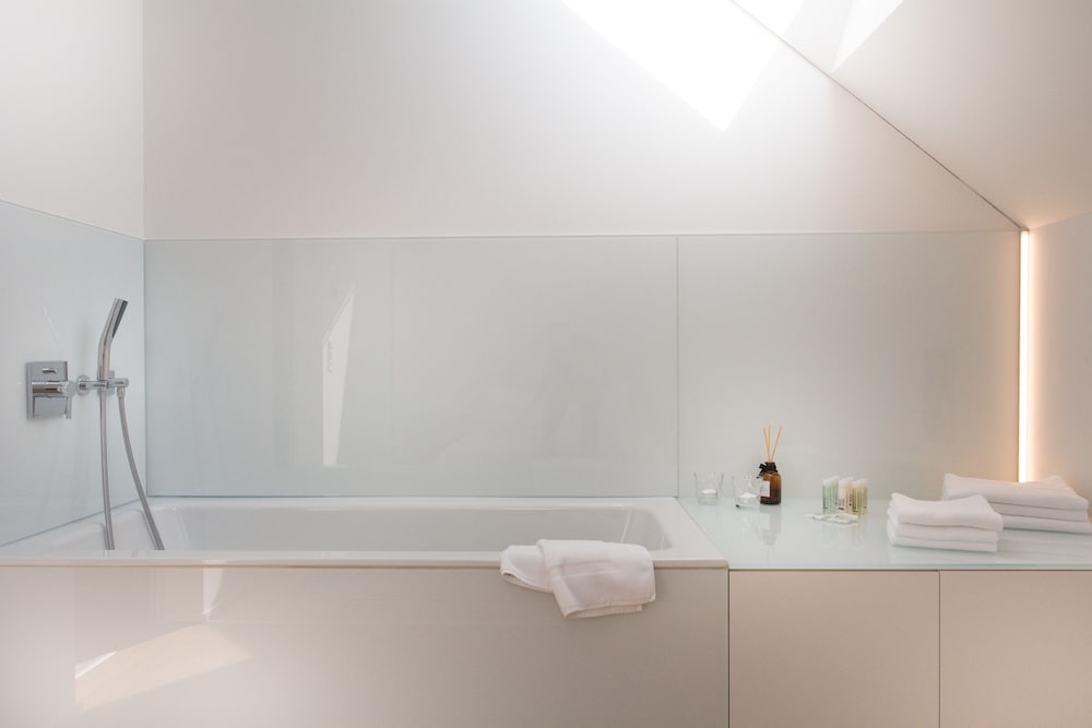 top city center lion monument