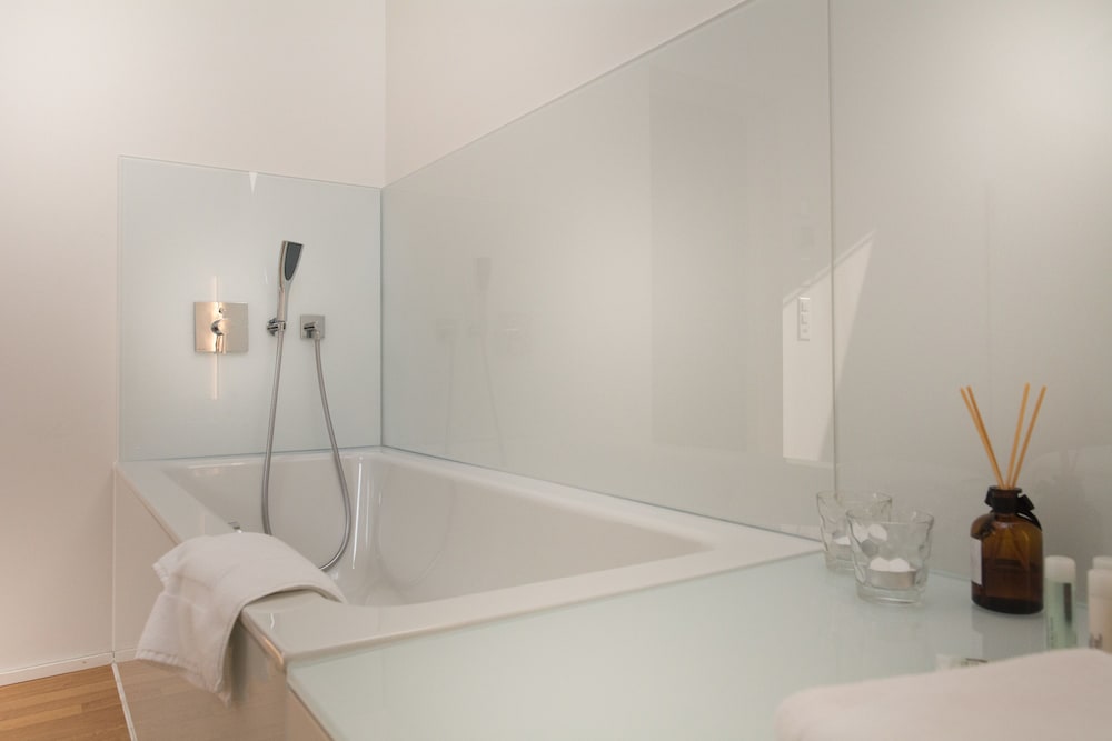 top city center lion monument