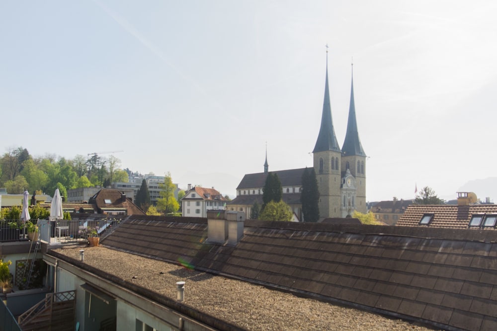 top city center lion monument