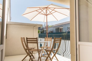 top city center lion monument