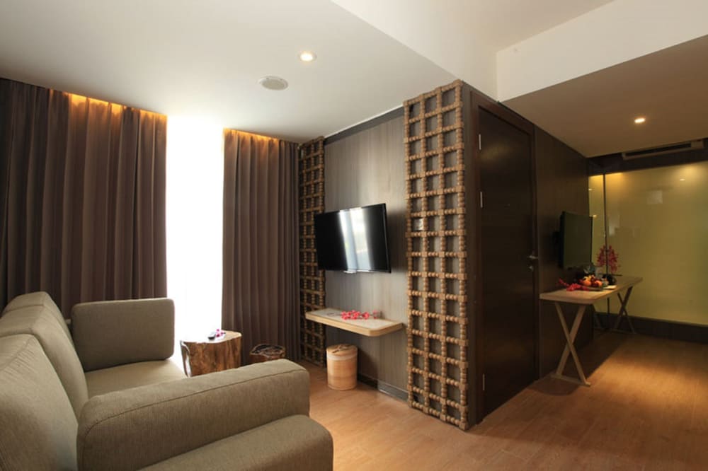 bedrock hotel