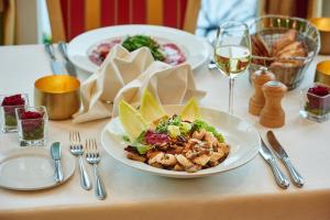 Hotel Am See,Neutraubling>>Munich,4 star
