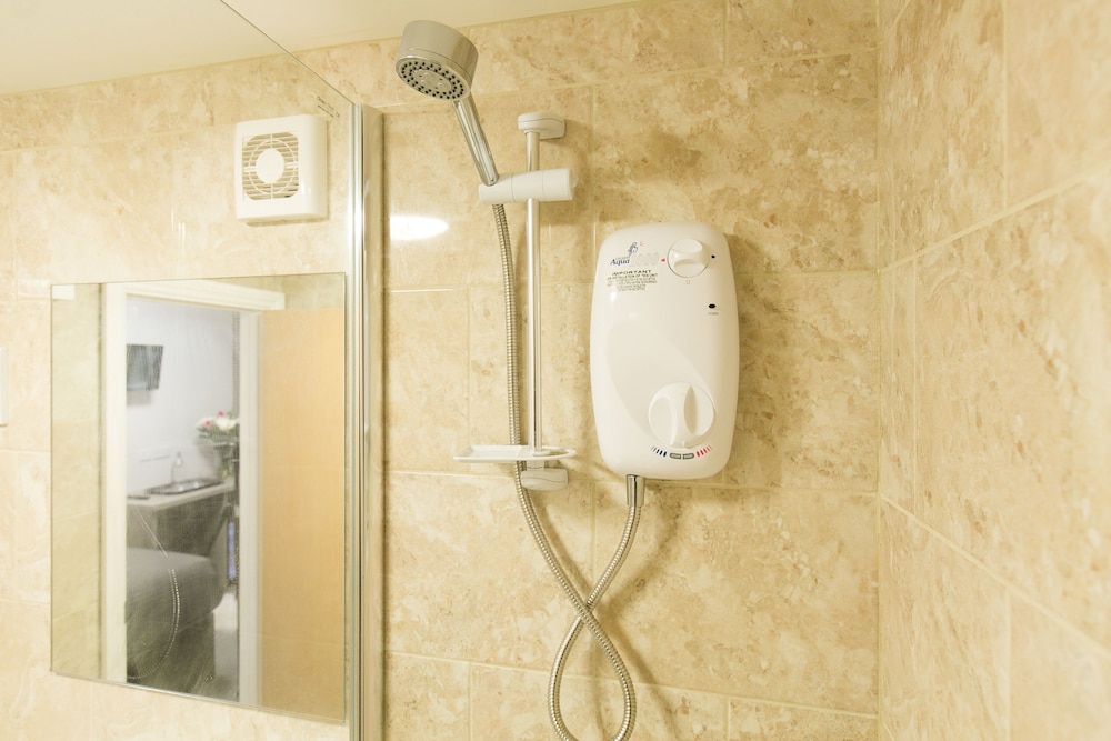 belvilla ilford hill hotel london