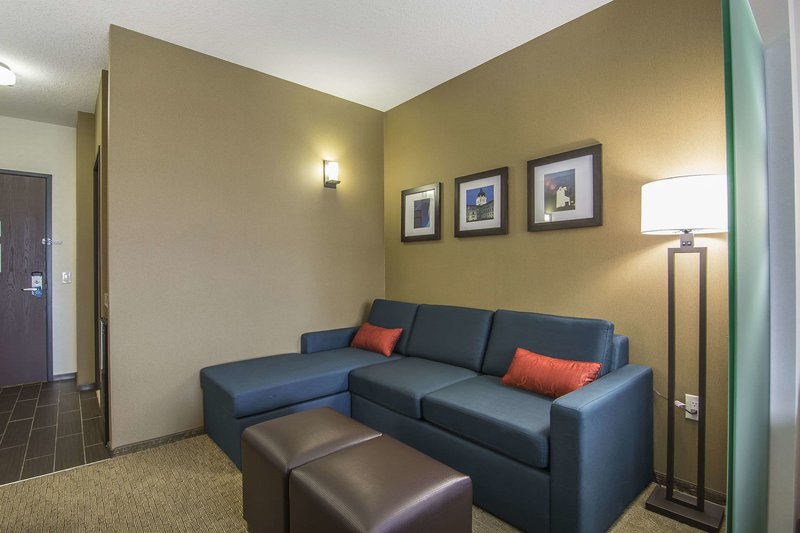 comfort suites regina