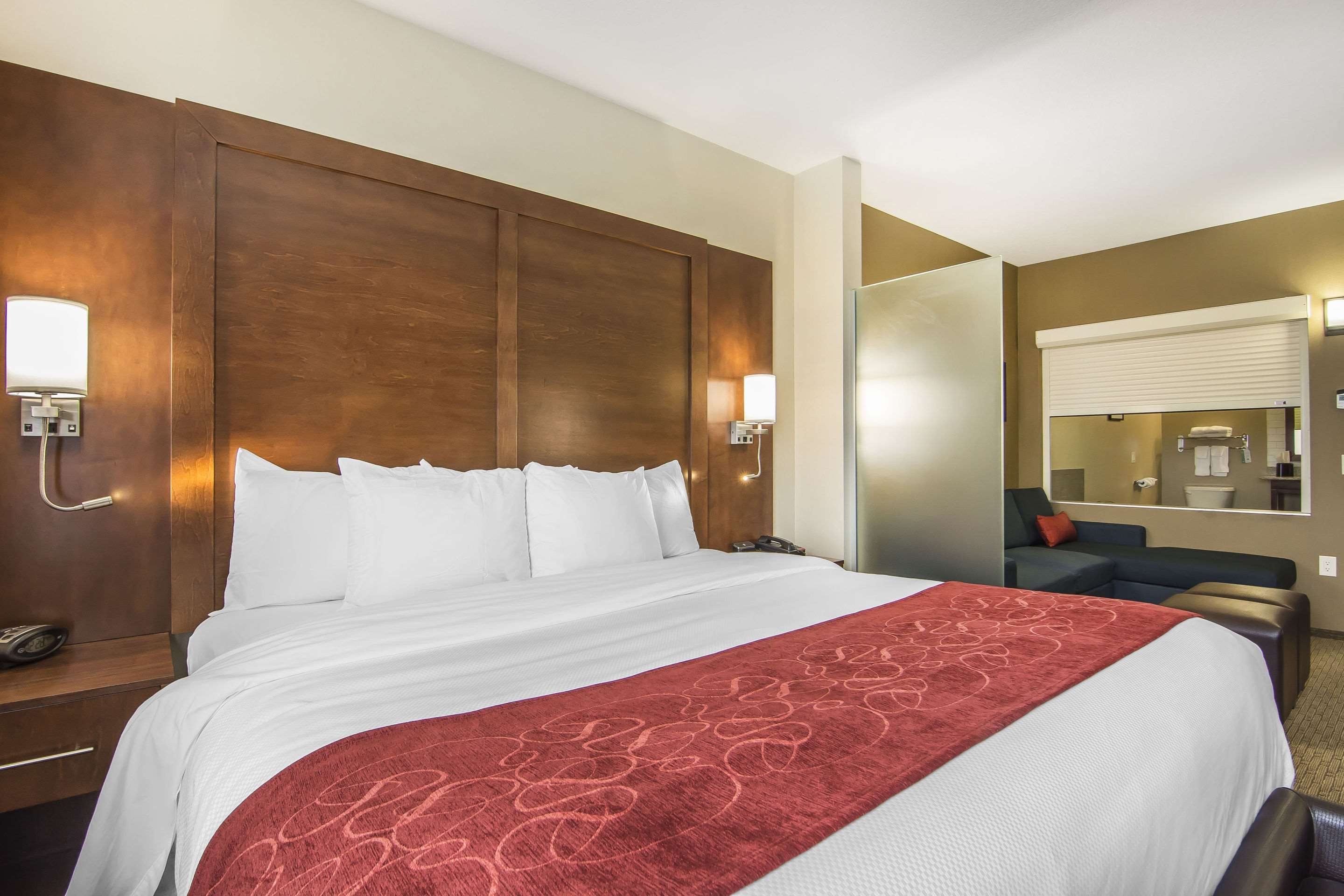 comfort suites regina