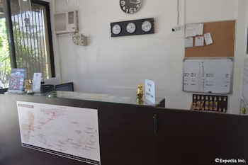 antonios apartelle and suites