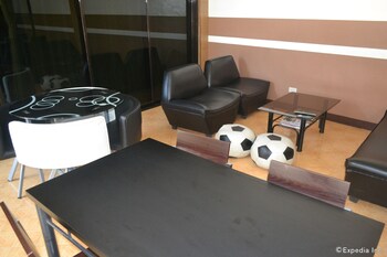 antonios apartelle and suites