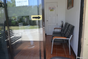 antonios apartelle and suites