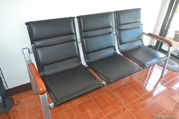 antonios apartelle and suites