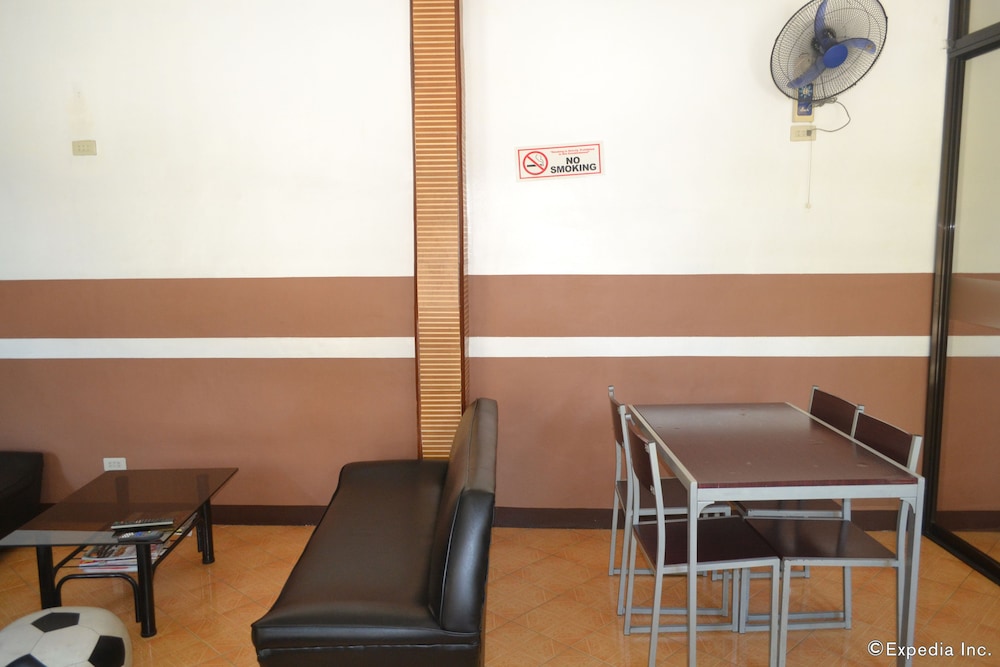 antonios apartelle and suites