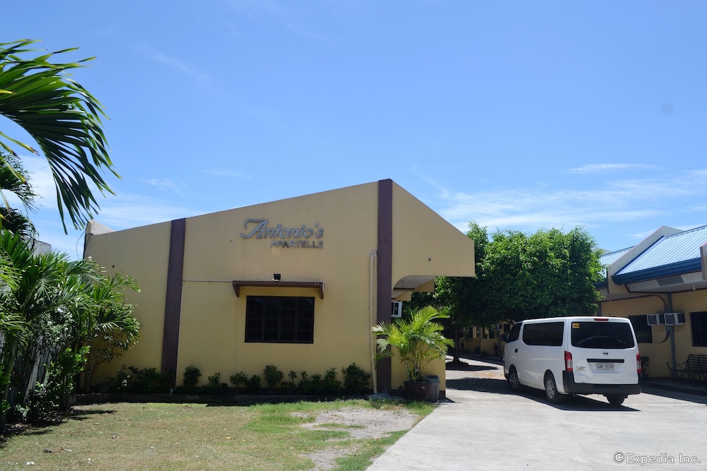 antonios apartelle and suites