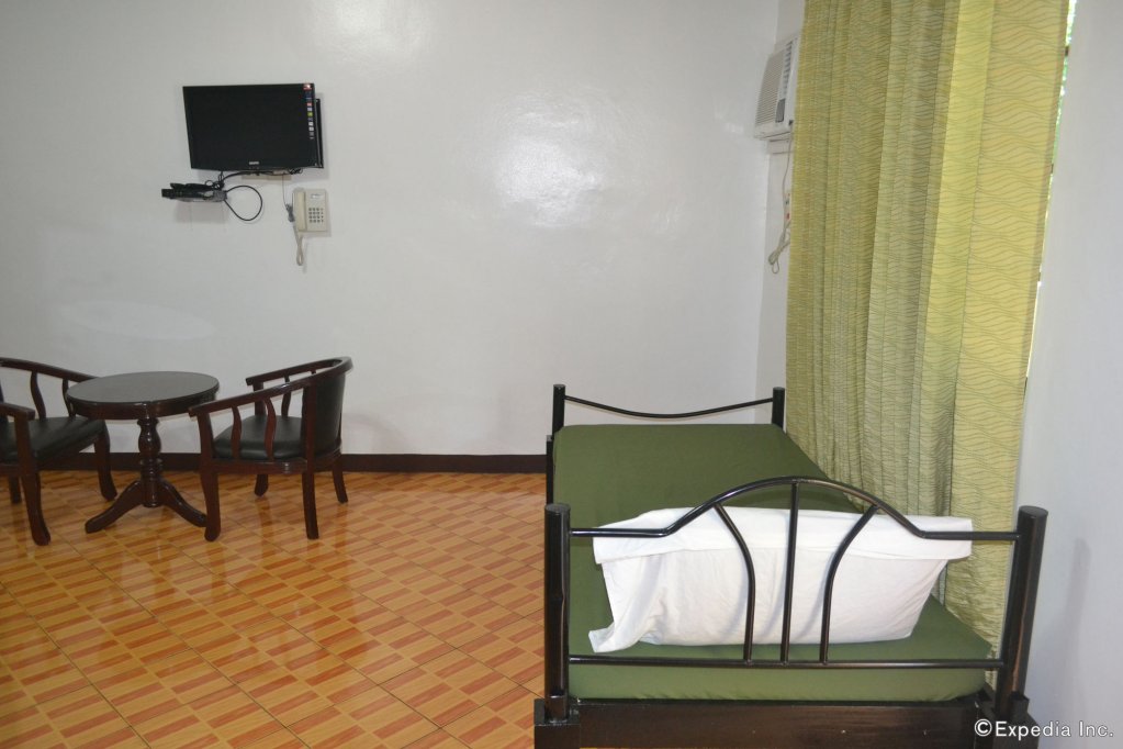 antonios apartelle and suites