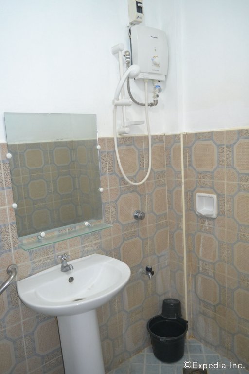 antonios apartelle and suites