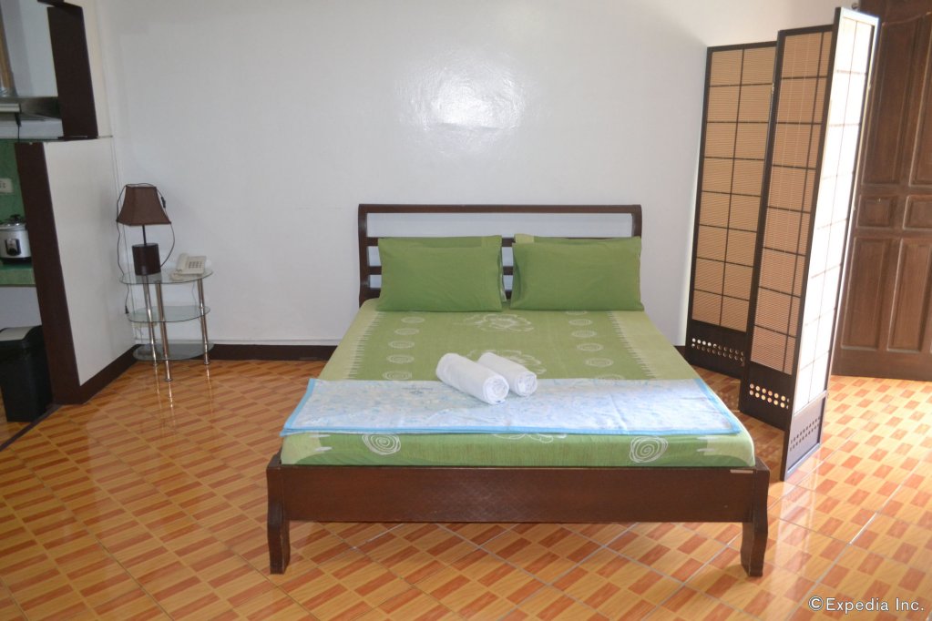 antonios apartelle and suites
