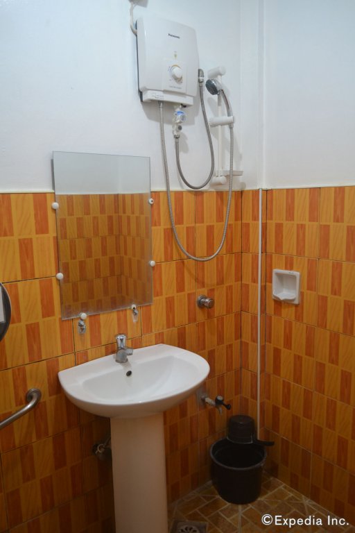 antonios apartelle and suites