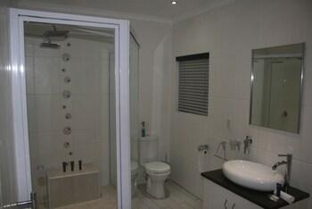 ahoy boutique hotel
