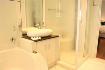 ahoy boutique hotel
