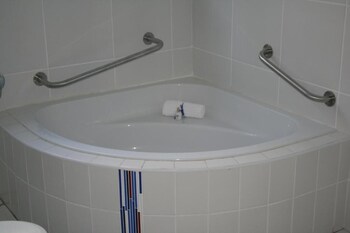 ahoy boutique hotel