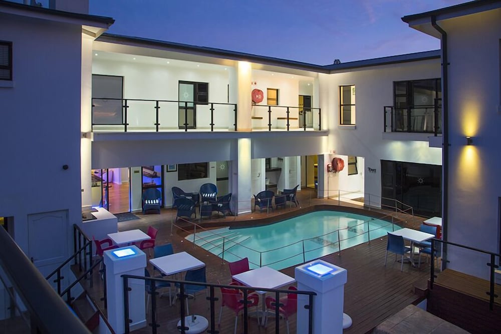 ahoy boutique hotel