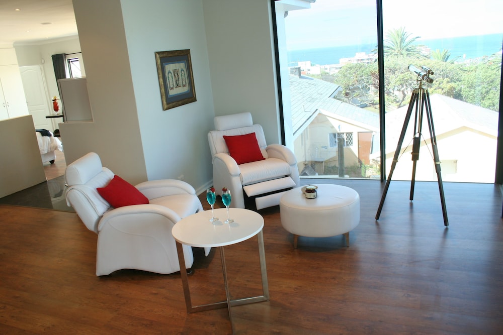 ahoy boutique hotel