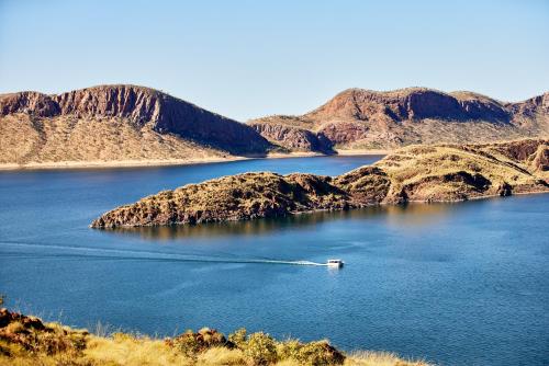 discovery resorts lake argyle